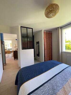 10 chambres, fer et planche à repasser, Wi-Fi, draps fournis