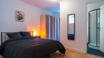 1 chambre, fer et planche à repasser, Wi-Fi gratuit, draps fournis