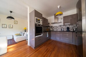 Fridge, microwave, oven, dishwasher - Riviera d'Ax - proche télécabine Ax 3 Domaines (Ax-les-Thermes)