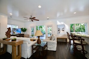 Smart TV, reproductor de DVD, libros, impresora