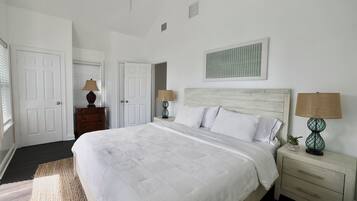 3 bedrooms, desk, iron/ironing board, travel cot