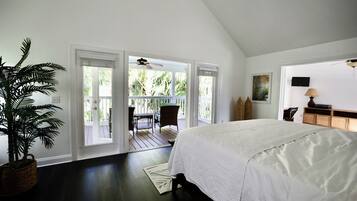 3 bedrooms, desk, iron/ironing board, travel crib