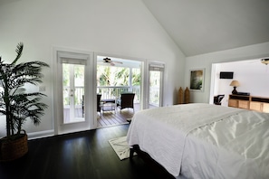 3 bedrooms, desk, iron/ironing board, travel crib