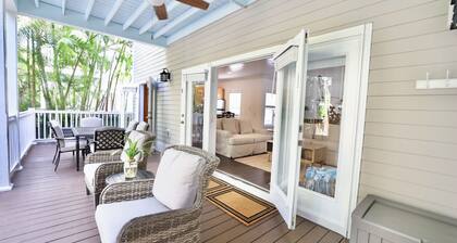 Charming 3-bedroom house featuring a heated private pool.