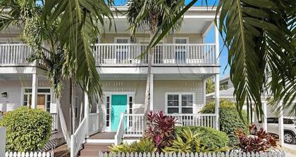 Charming 3-bedroom house featuring a heated private pool.