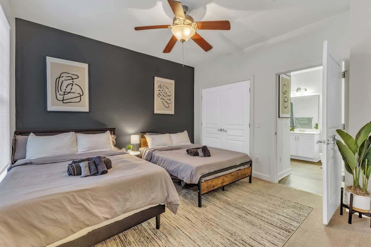 1 habitación, tabla de planchar con plancha, wifi y ropa de cama 