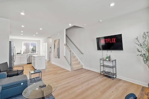 TV, studio