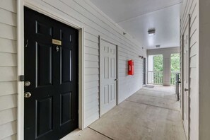 Interior - Upscale King 4BR Suite Mins to Downtown Raleigh! (Cary)