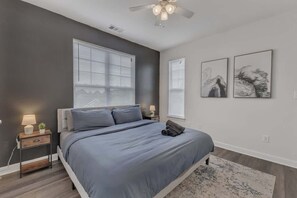 2 bedrooms, iron/ironing board, WiFi, bed sheets - Upscale King 4BR Suite Mins to Downtown Raleigh! (Cary)
