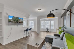 TV, offices - Upscale King 4BR Suite Mins to Downtown Raleigh! (Cary)