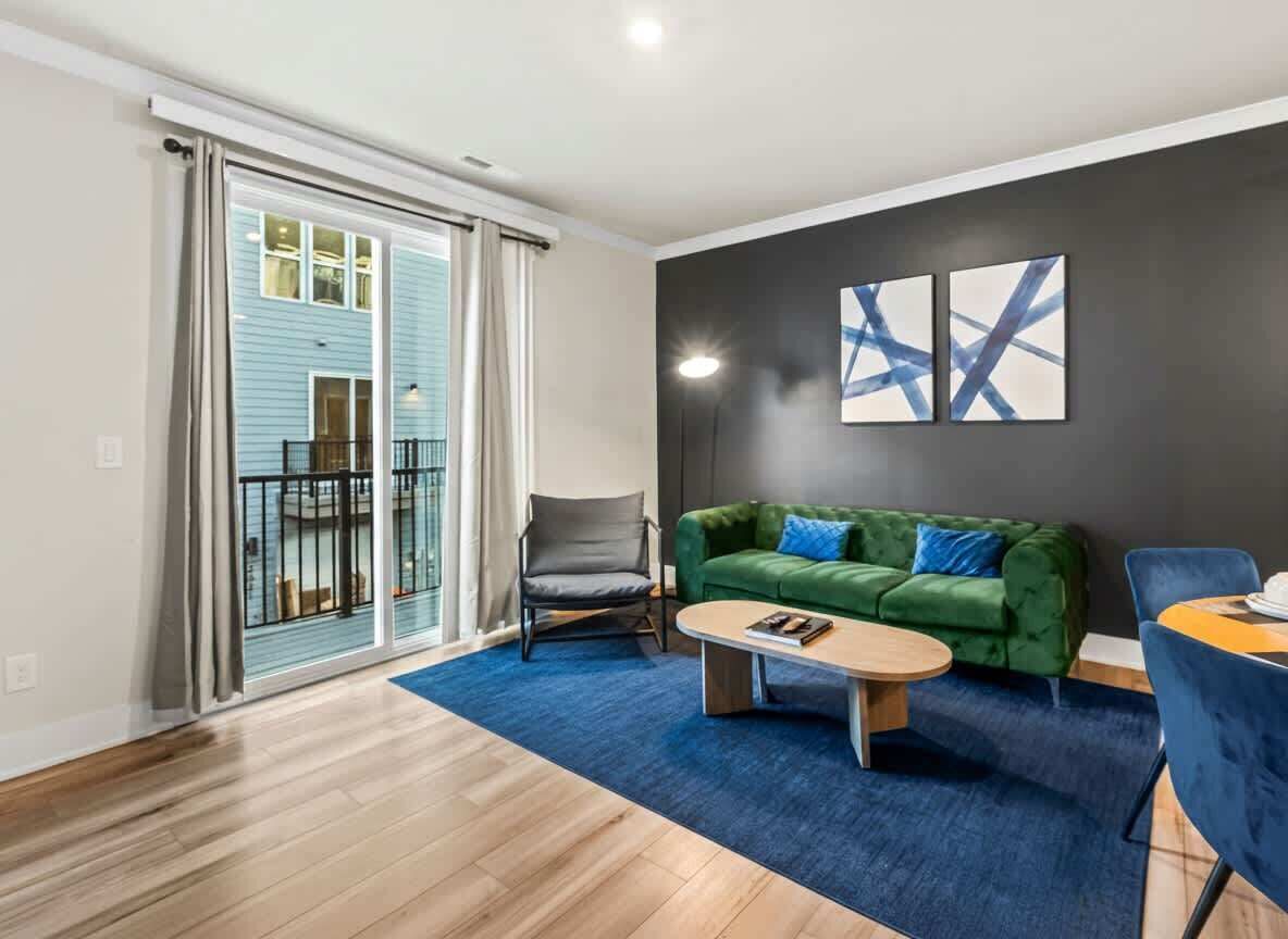 Televisión y oficina 