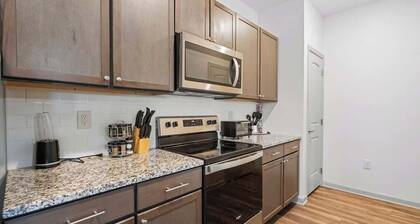 Upscale King 2BR Suite Mins to Uptown Charlotte!