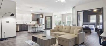 Luxe King 3 Bedroom Suite in North Raleigh!