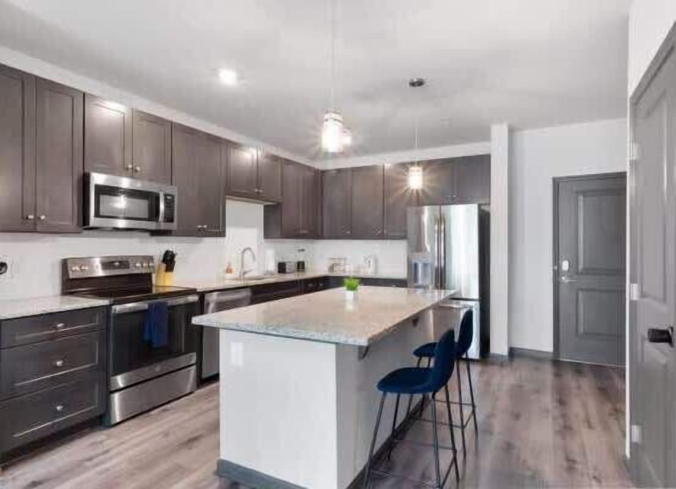 冰箱、微波炉、炉灶、洗碗机