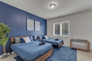 Strykejern/-brett, reiseseng for barn, wi-fi og sengetøy