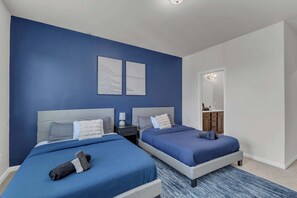 3 habitaciones, tabla de planchar con plancha, cuna de viaje y wifi 