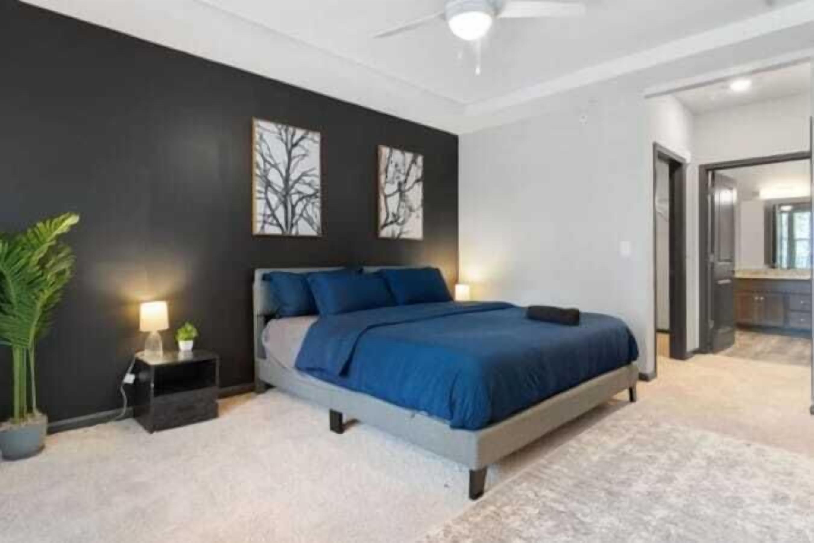 Iron/ironing board, travel crib, WiFi, bed sheets