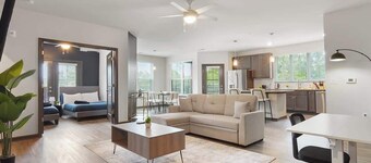 Luxe King 3BR Suite in North Raleigh!