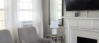 River walk suite in lovely Dayton