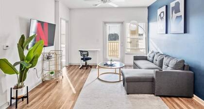 Upscale 2BR King Suite Mins to Uptown Charlotte
