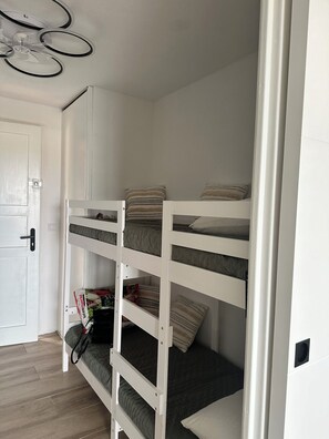 1 sovrum och strykjärn/strykbräda