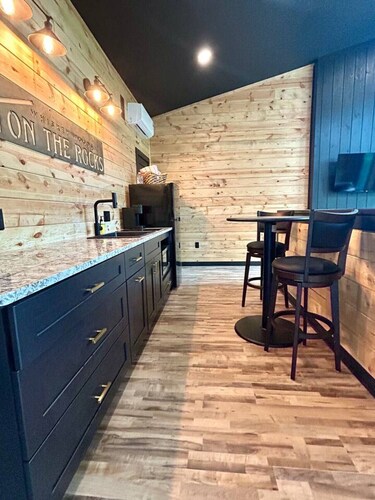 On The Rocks Treehouse at Whiskey Woods