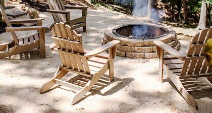 Treehouse/ Hottub/ Firepit-Romantic Getaway 2