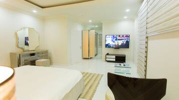 Bügeleisen/Bügelbrett, WLAN, Bettwäsche