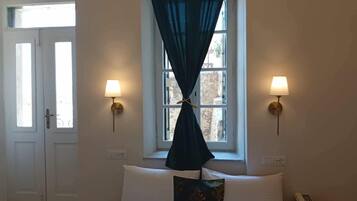 Classic-Doppel- oder -Zweibettzimmer, Stadtblick | Bettwäsche aus ägyptischer Baumwolle, hochwertige Bettwaren, Zimmersafe