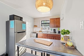 Fridge, microwave, oven, coffee/tea maker