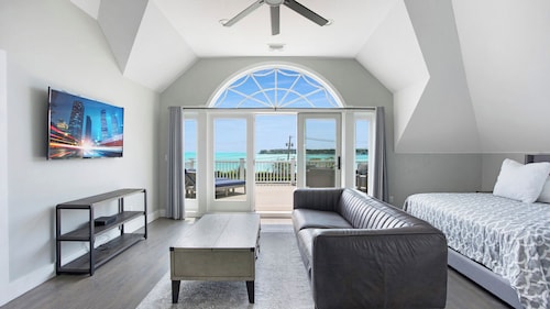 Expansive Hamptons Home Between Hampton Bays and Shinnecock Hills, Private...