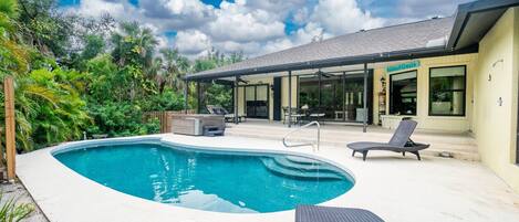 Outdoor pool, a heated pool