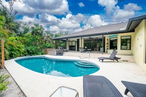 Piscine extérieure, piscine chauffée