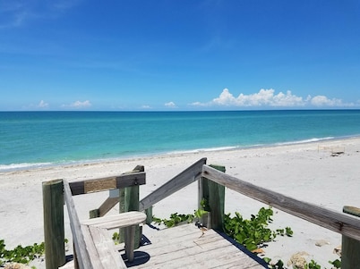 Island Oasis on Manasota Key- Steps to both Gulf & Bay Access, Heated Pool