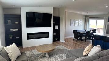 TV connectée, cheminée