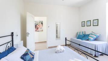 3 bedrooms, free WiFi, bed sheets