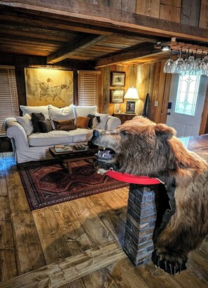 المنشأة من الداخل