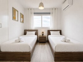 Premium bedding, iron/ironing board, free WiFi, bed sheets