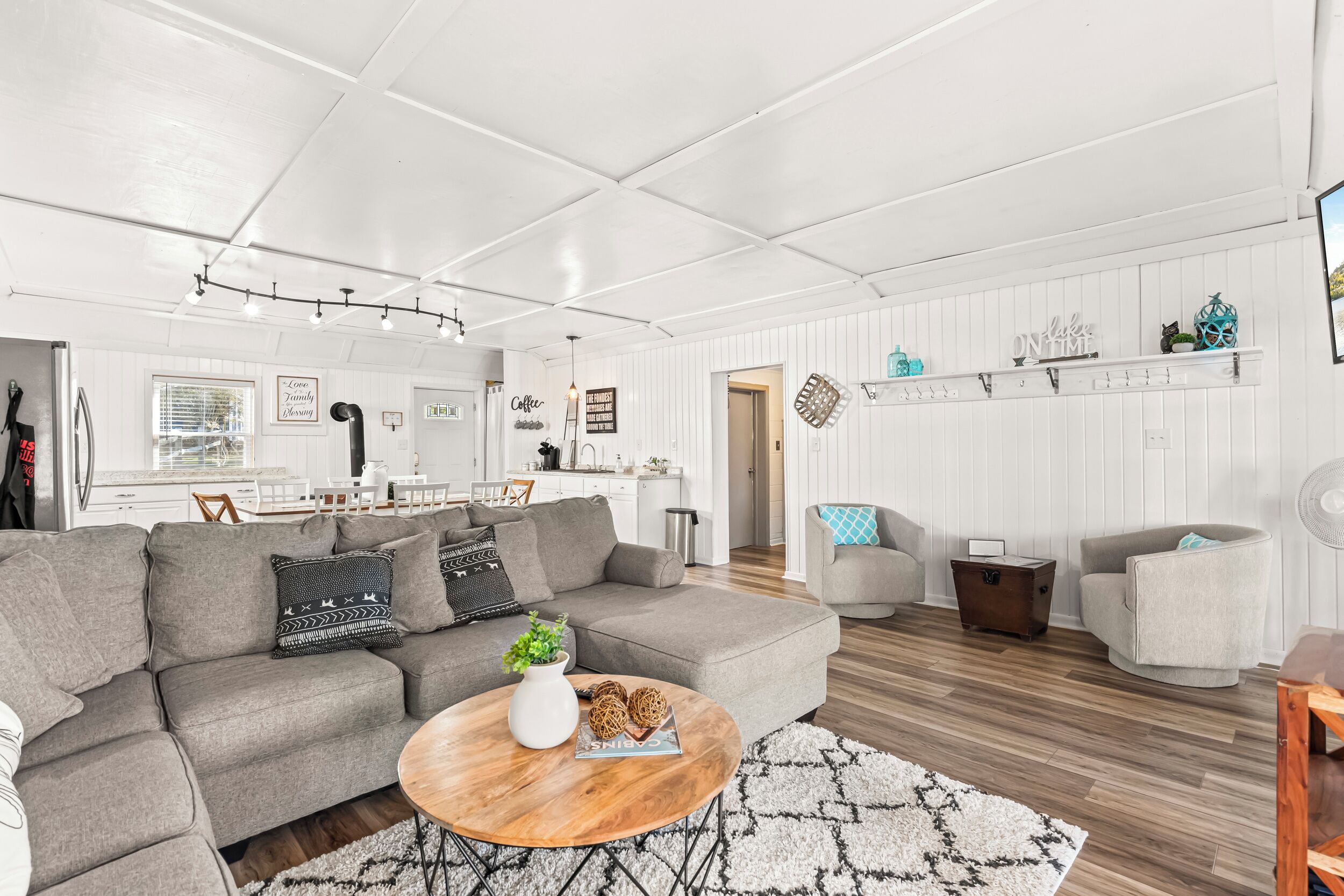 Smart TV, fireplace, DVD player, books