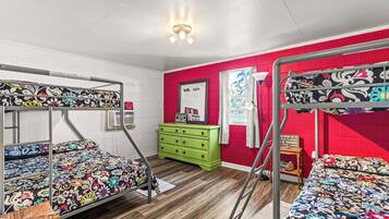 2 slaapkamers, een strijkplank/strijkijzer, gratis wifi