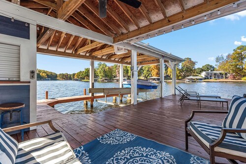 Waterfront Cabin with Firepit, Best Sunset views. 5 mins from DT Littleton