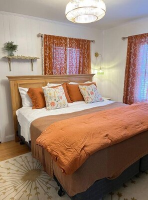 4 bedrooms, iron/ironing board, travel crib, free WiFi