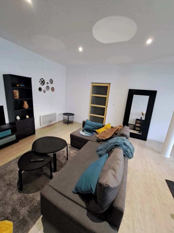 Living area - 80 m2 apartment close to the center of Bayonne (Bayonne)