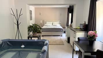Doppia Luxury, idromassaggio, vista collina | Biancheria da letto di alta qualità, materassi in memory foam