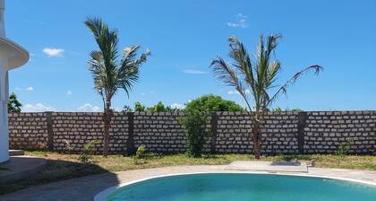 3BR Villa + Private Pool, Self-catering, Casuarina Road, Mayungu, Malindi