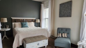 12 soverom, strykejern/-brett, wi-fi og sengetøy