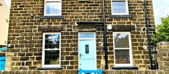 Charming Stone Cottage in the Heart of Yorkshire!