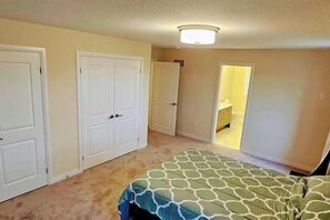 5 Schlafzimmer, Bügeleisen/Bügelbrett, Reisekinderbett, kostenloses WLAN
