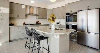 Spacious 5-bed Paris home with gourmet kitchen, upgrades, and nature views