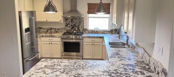 Large Groups 4-Bedroom, 2-Bath Paso Robles Retreat on Eastside Near Top Wineries